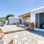 Stone Pine House - Private Pool * Αντίπαρος