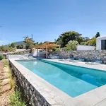 Stone Pine House - Private Pool Βίλα Αντίπαρος