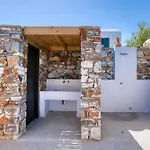 Stone Pine House - Private Pool Αντίπαρος