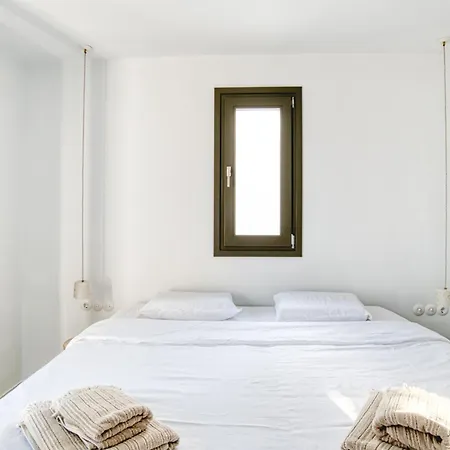 Stone Pine House - Private Pool * Αντίπαρος
