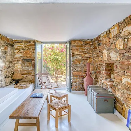 Βίλα Stone Pine House - Private Pool Αντίπαρος